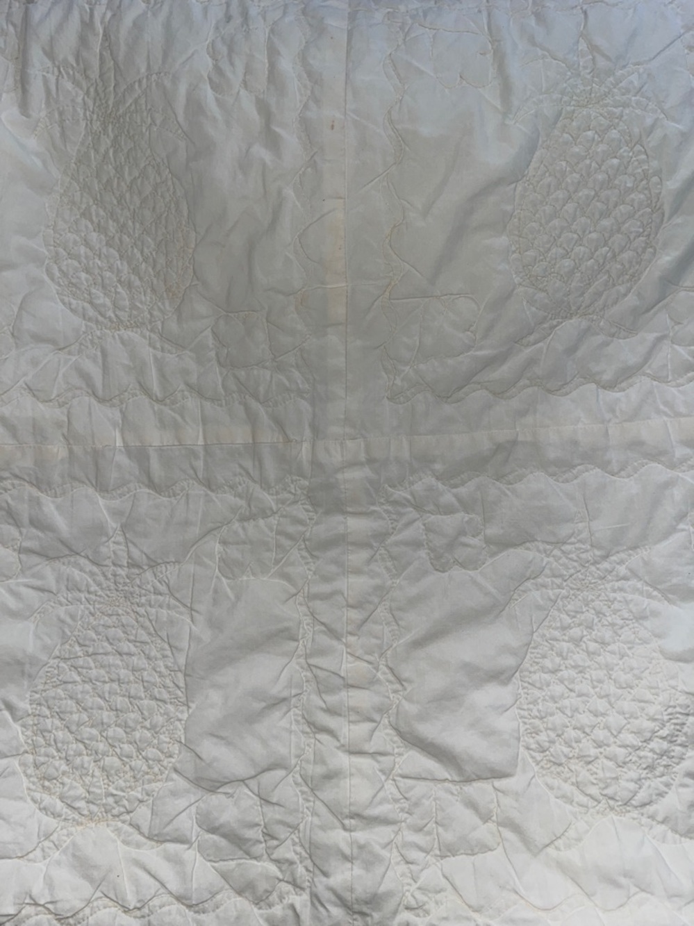 Gorgeous Antique hand-Quilted Pineapple Pattern Bedding Throw spread